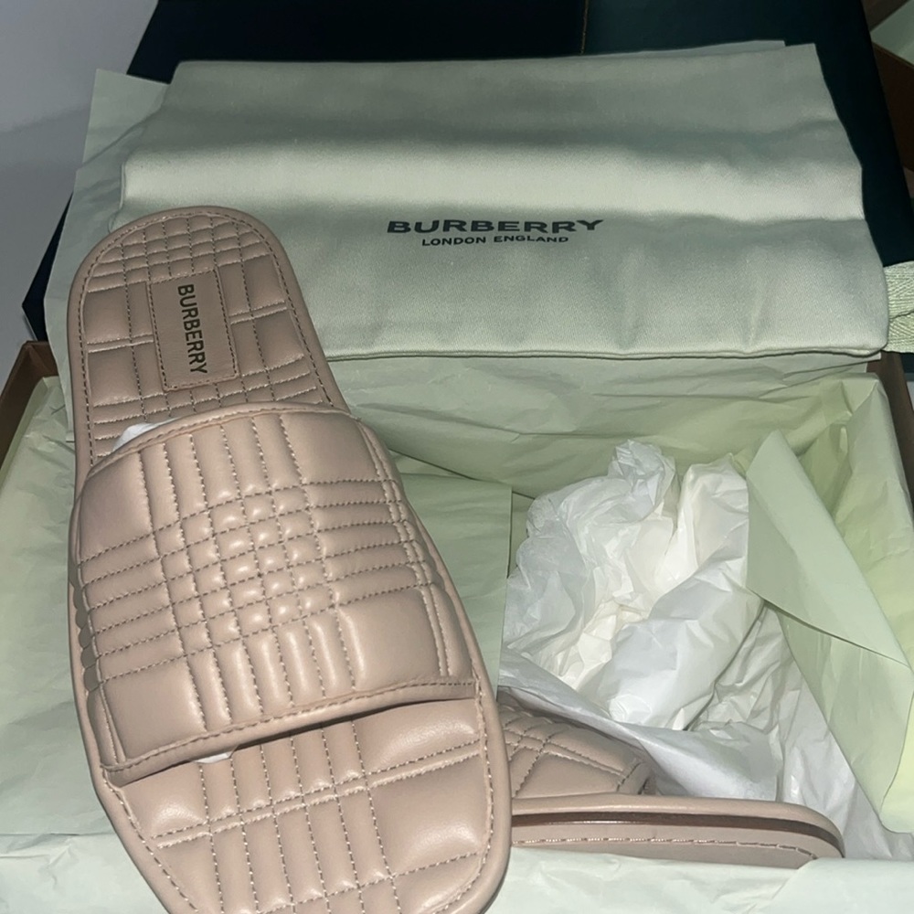 Burberry slides - Picture 2 of 3